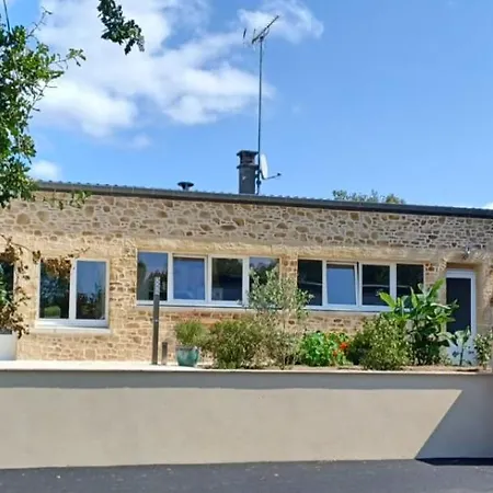 Bed & Breakfast Chez Jollyjune, A Moins D'une Heure Du Mont Saint Michel *