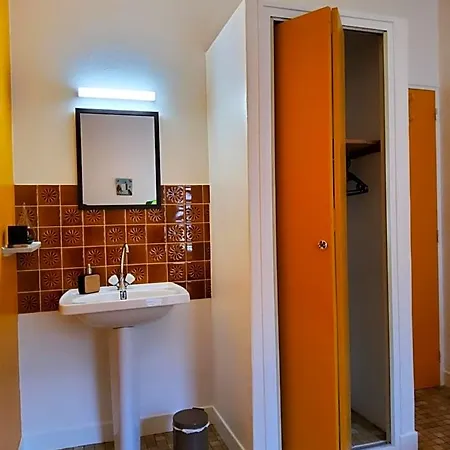 Chez Jollyjune, A Moins D'une Heure Du Mont Saint Michel Bed & Breakfast