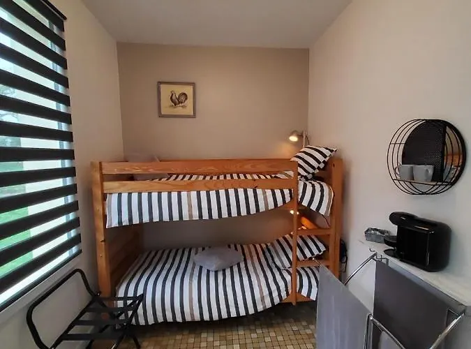 Chez Jollyjune, A Moins D'une Heure Du Mont Saint Michel Bed & Breakfast *