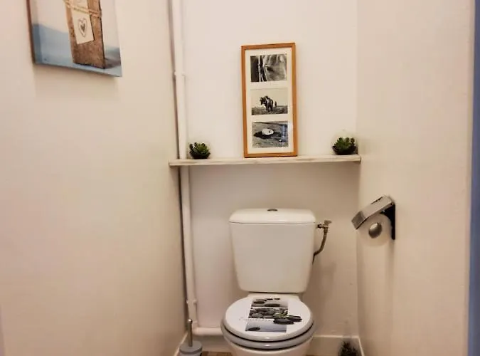 Bed & Breakfast Chez Jollyjune, A Moins D'une Heure Du Mont Saint Michel *