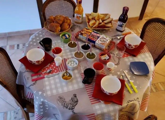 Chez Jollyjune, A Moins D'une Heure Du Mont Saint Michel Bed & Breakfast *