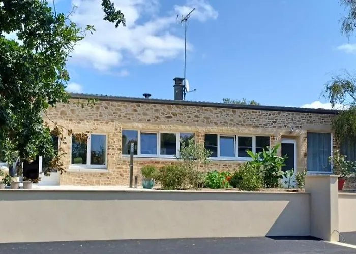 Bed & Breakfast Chez Jollyjune, A Moins D'une Heure Du Mont Saint Michel *